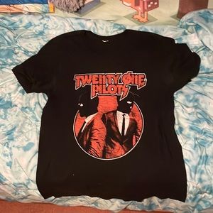 Hot Topic old faded Twenty One Pilots t-shirt
